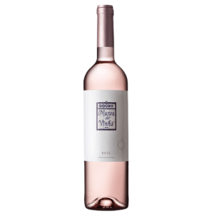 Rose claro. 8 - 10º Frutas vermelhas como cerejas, morangos e amoras, com leve toque floral. Leve, aromático, boa acidez e presença em boca. Harmonhazção: Ceviche de salmão, galinhada, lasanha de peito de peru, risoto de camarão, bruschettas, casquinhas de siri.